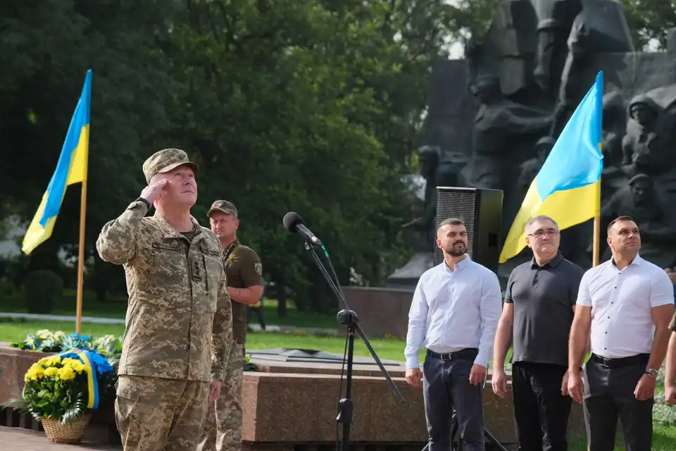 У Кропивницькому відбулись урочистості з нагоди Дня прапора України (ФОТОРЕПОРТАЖ) фото 1