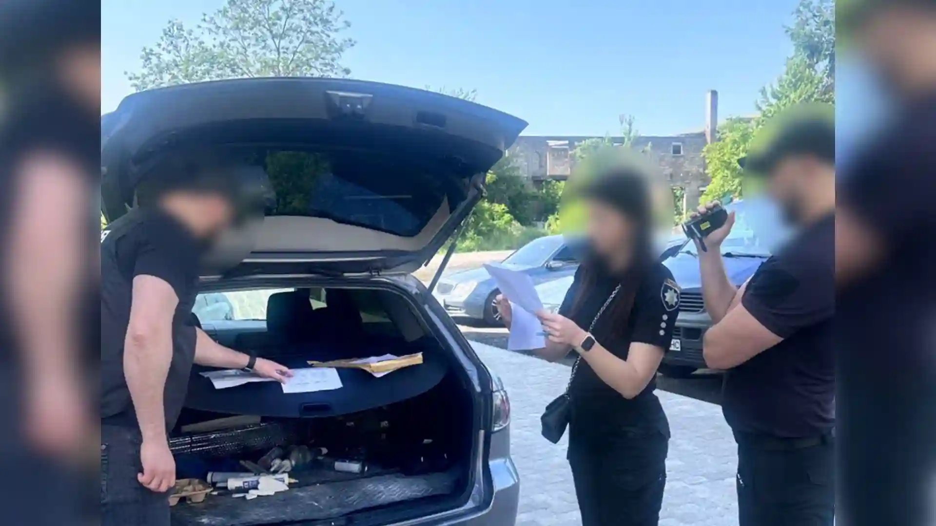 На Кіровоградщині та ще в 11 областях України викрили десятки військовозобовʼязаних, які за версією слідства, ухилялися від військової служби за допомогою підроблених довідок про догляд за людьми з інвалідністю. Вісім фігурантів вже отримали підозри.  Про це повідомили в Департаменті стратегічних розслідувань, передає Точка доступу.  За версією слідства, чоловіки підробляли документи про необхідність постійного догляду за родичами з інвалідністю.   “Для військових, які перебували на службі, це с