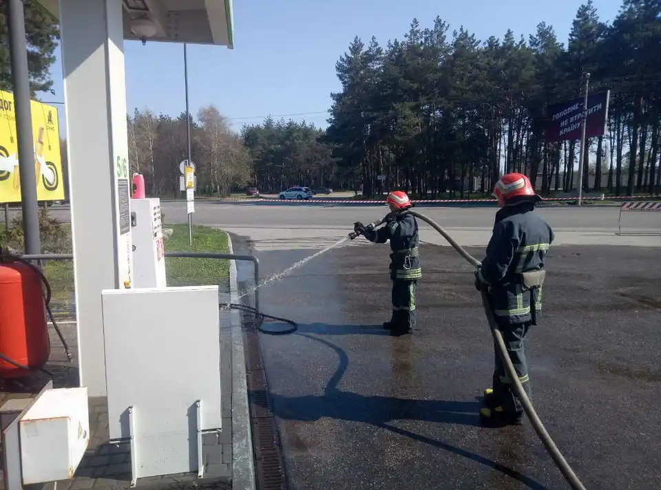 У Кpопивницькому на автозапpавці «Окко» стався витік газу (ФОТО)