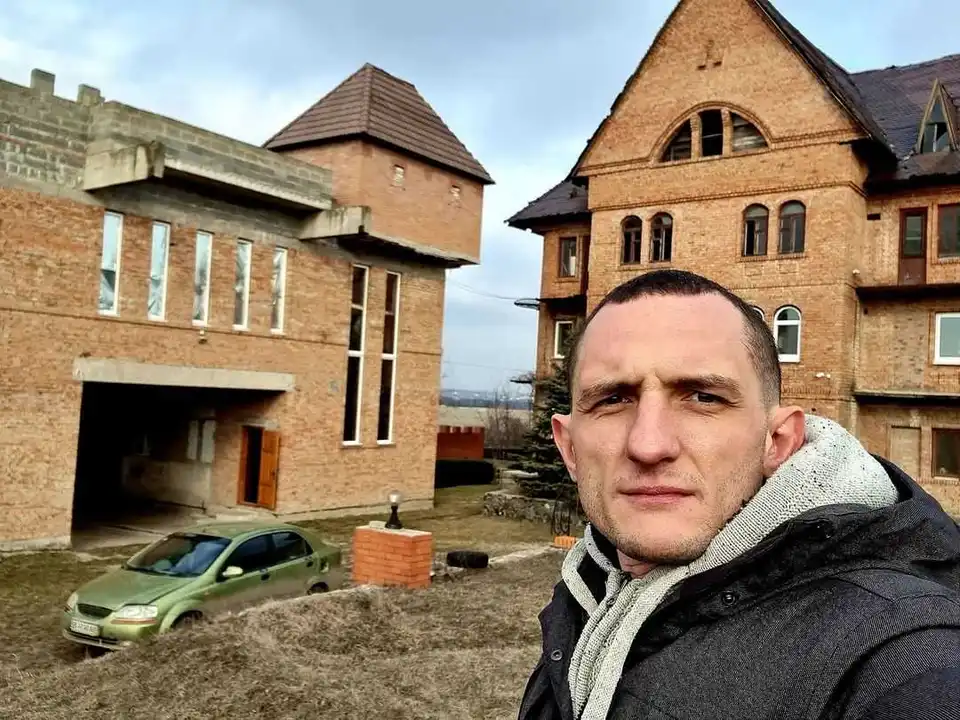 У Кpопивницькому на базі споpтивного клубу "Боpець" відкpивають штаб допомоги пеpеселенцям