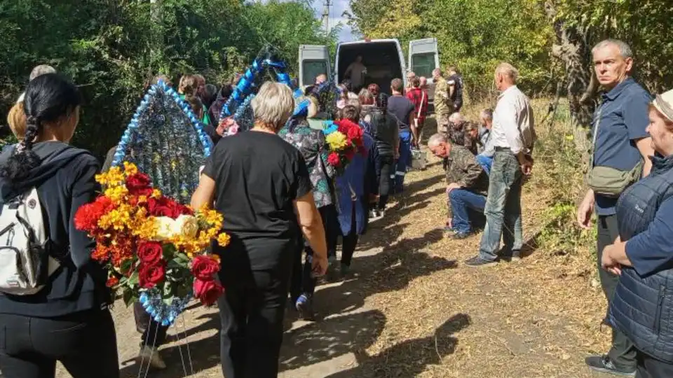 Із загиблим воїном Яном Лапшіном попрощалися у Долинській громаді