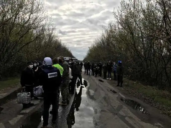 На Донбасі почався обмін – Україні повернуть 19 полонених фото 1
