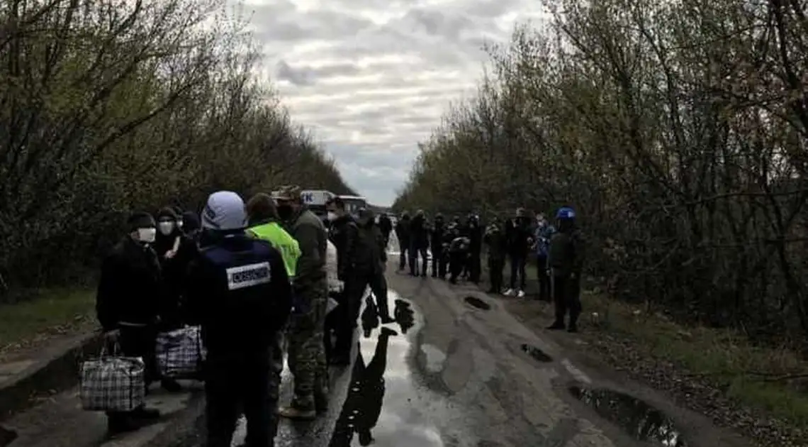 На Донбасі почався обмін – Україні повернуть 19 полонених фото 1