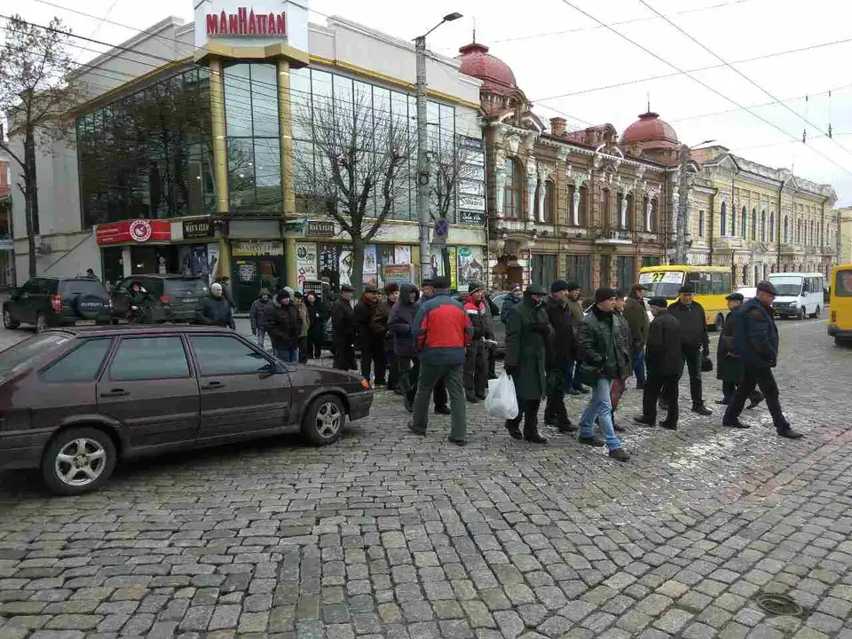 Пенсіонери МВС у Кропивницькому перекрили центральну вулицю міста (ФОТО)