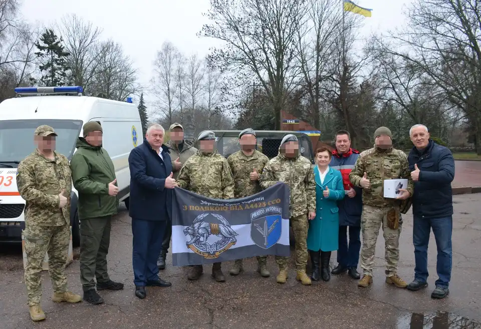 Військову техніку передали захисникам з Кіровоградщини