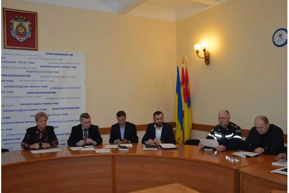 Закладам освіти у Кропивницькому можуть відключити теплопостачання, під загрозою – 2500 дітей (ФОТО)