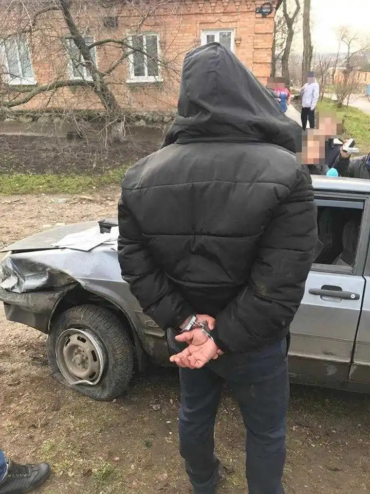 На Кіровоградщині під час отримання хабара схопили слідчого поліції (ФОТО)