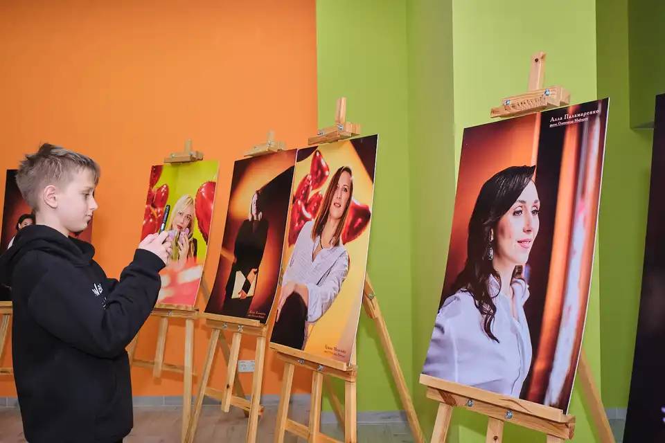 фотопортрети дружин захисників України