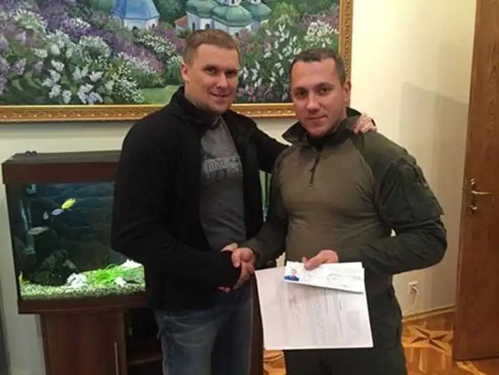 Нардеп від Кіровоградщини отримав посвідчення учасника бойових дій фото 1