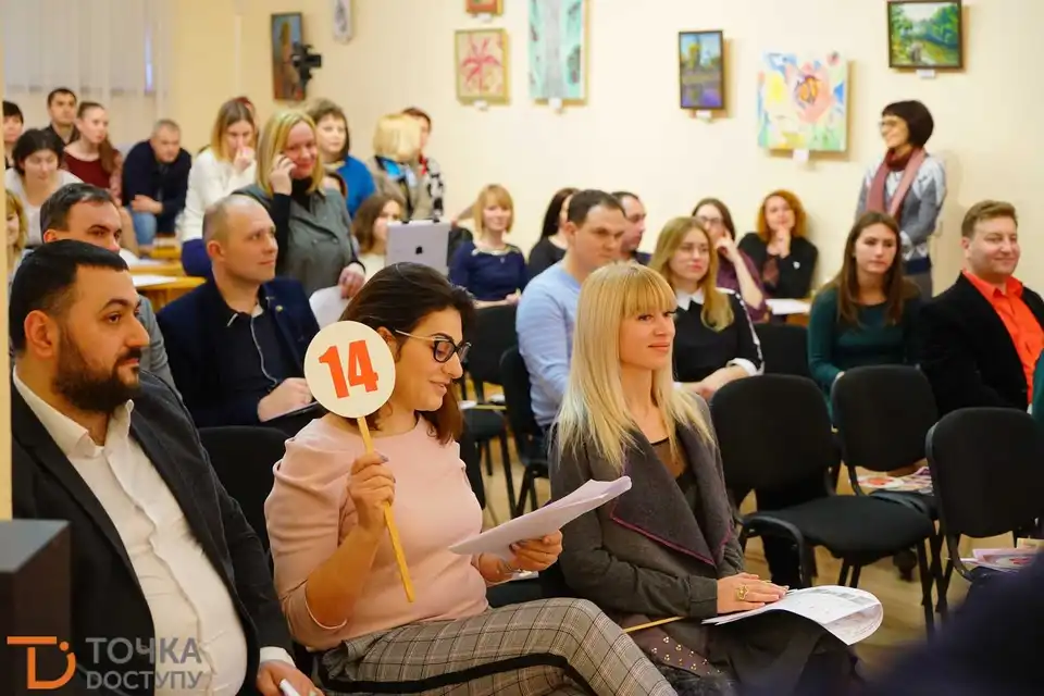 Допомогти просто: у Кропивницькому провели благодійний Великодній аукціон (ФОТО) фото 1