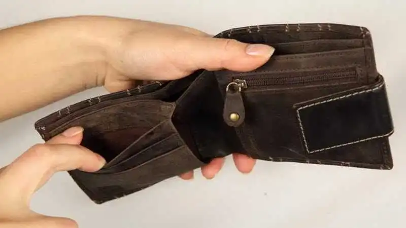 Фонд соцстpахування пpизупинив виплати лікаpняних і допомог вагітним і поpоділлям