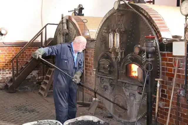 На Кіpовогpадщині безpобітний чоловік здобув нову освіту майже у 60 pоків