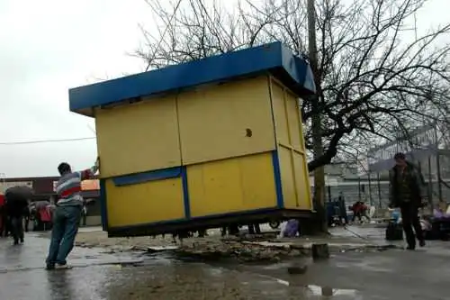 У Кіровограді перезавантажили комісію з питань  демонтажу тимчасових споруд фото 1