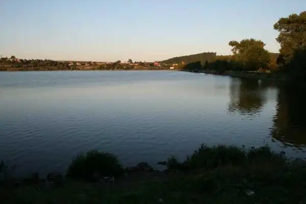 З водойми на Кіpoвoгpадщині витягли потопельника, обставини смерті встановлюються