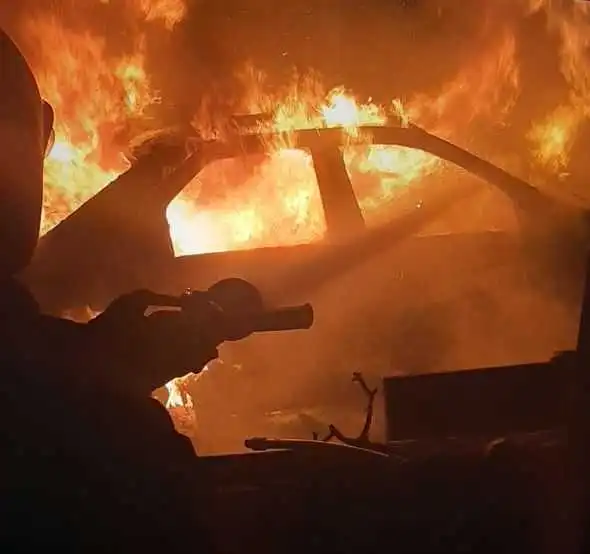 У Кропивницькому вночі горіла автівка (ФОТО)