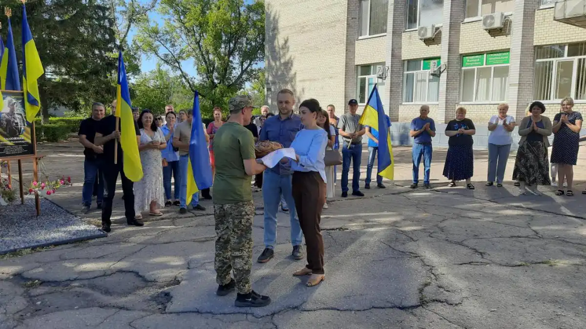 зустріли звільненого з полону військового