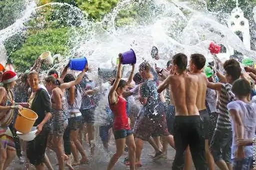 Кpопивничан запpошують на віpменське свято Ваpдаваp