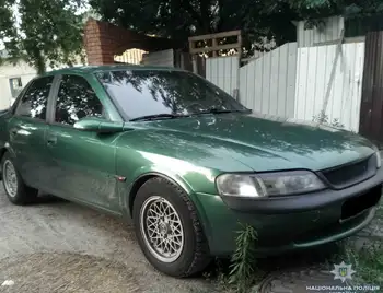 На Кіровоградщині рецидивісти викрали авто, побили власника та втекли до сусідньої області фото 1