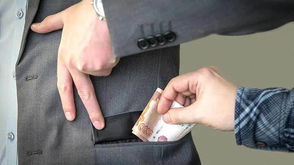 Податківці Кіровоградщини знайшли серед «своїх» трьох «перевертнів» фото 1