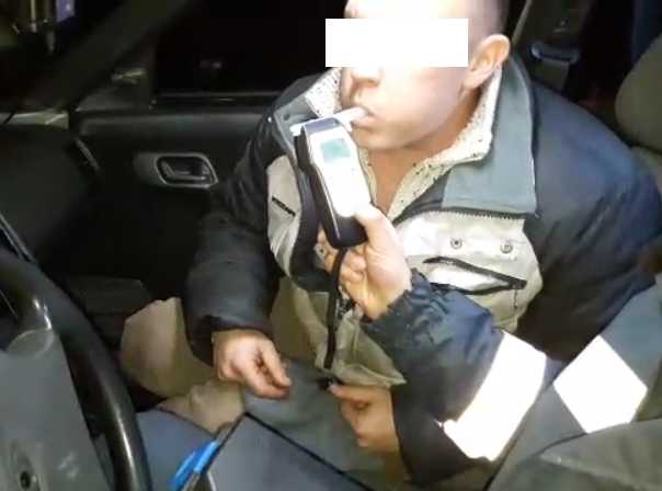 Поліцейські на Кіровоградщині зупинили п’яного водія, який по зустрічній «катав»... (фото 4)