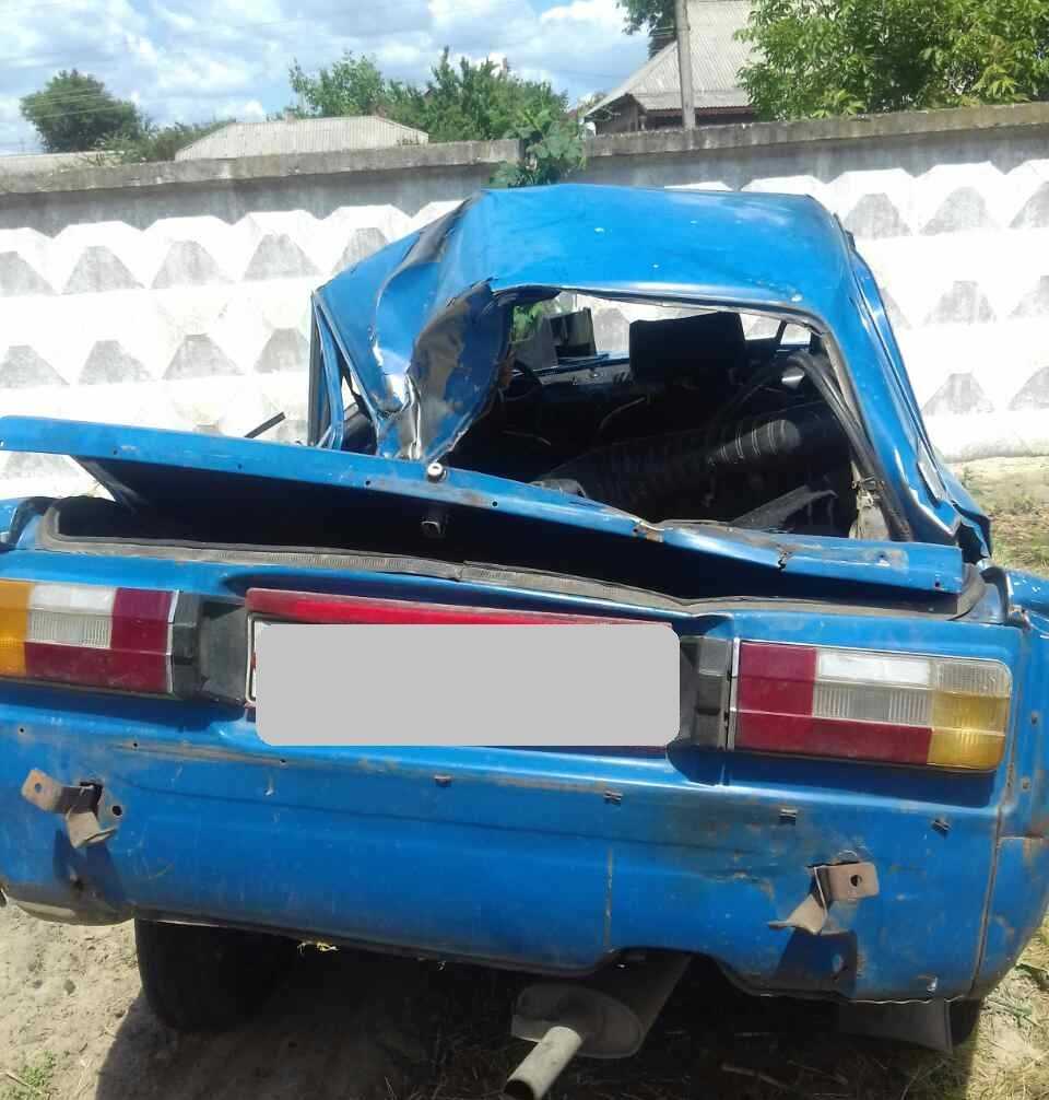 На Кіровоградщині авто з п'яним водієм потрощилось у кюветі, пасажирка... (фото 2)