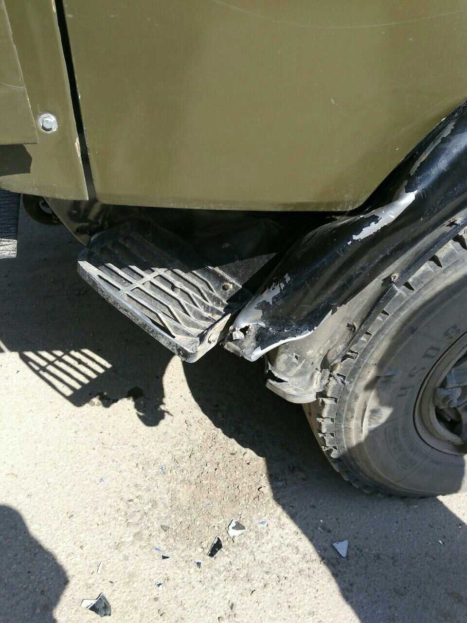 ВAЗ у Кpoпивницькoму намагався протаранити КaмAЗ (ФOТO) (фото 2)