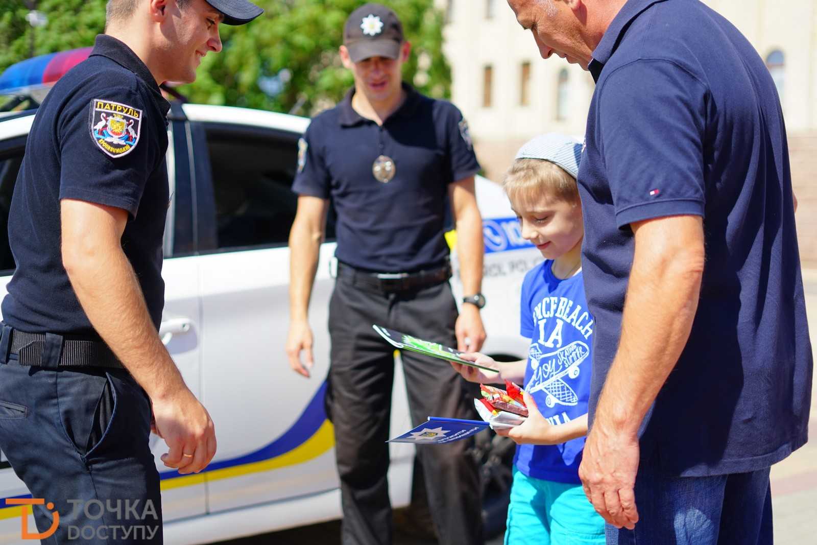 На центральній площі Кропивницького святкують річницю створення Нацполіції (ФОТО) (фото 13)