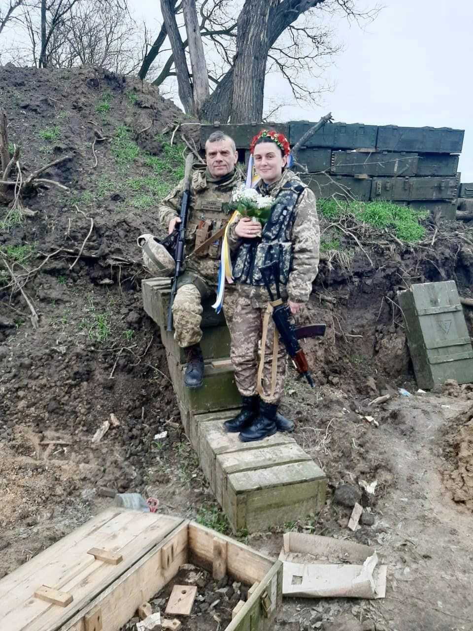 Закохалися під час виконання бойових завдань: військовослужбовці з Кіровоградщини заручилися... (фото 2)