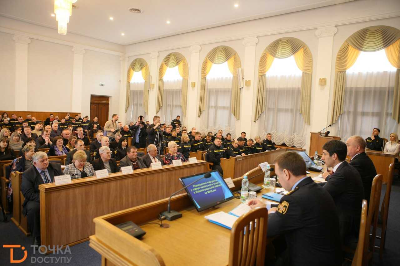 Рятувальникам Кіровоградщини вручили чотири нові пожежно-рятувальні автівки (ФОТО) (фото 15)