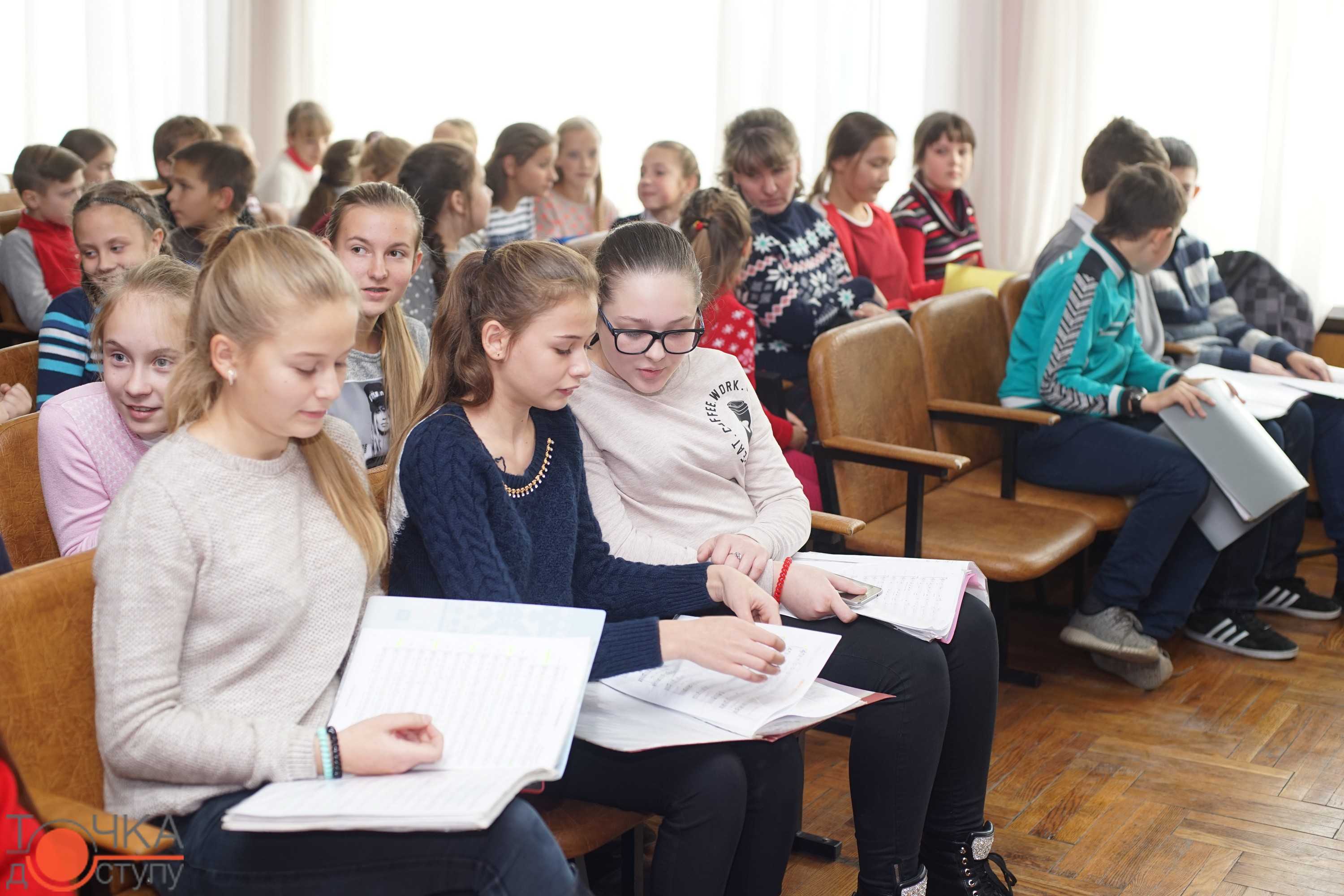 У Кропивницькому юній переможниці міжнародних конкурсів вручили дороговартісну скрипку (ФОТОРЕПОРТАЖ) (фото 5)