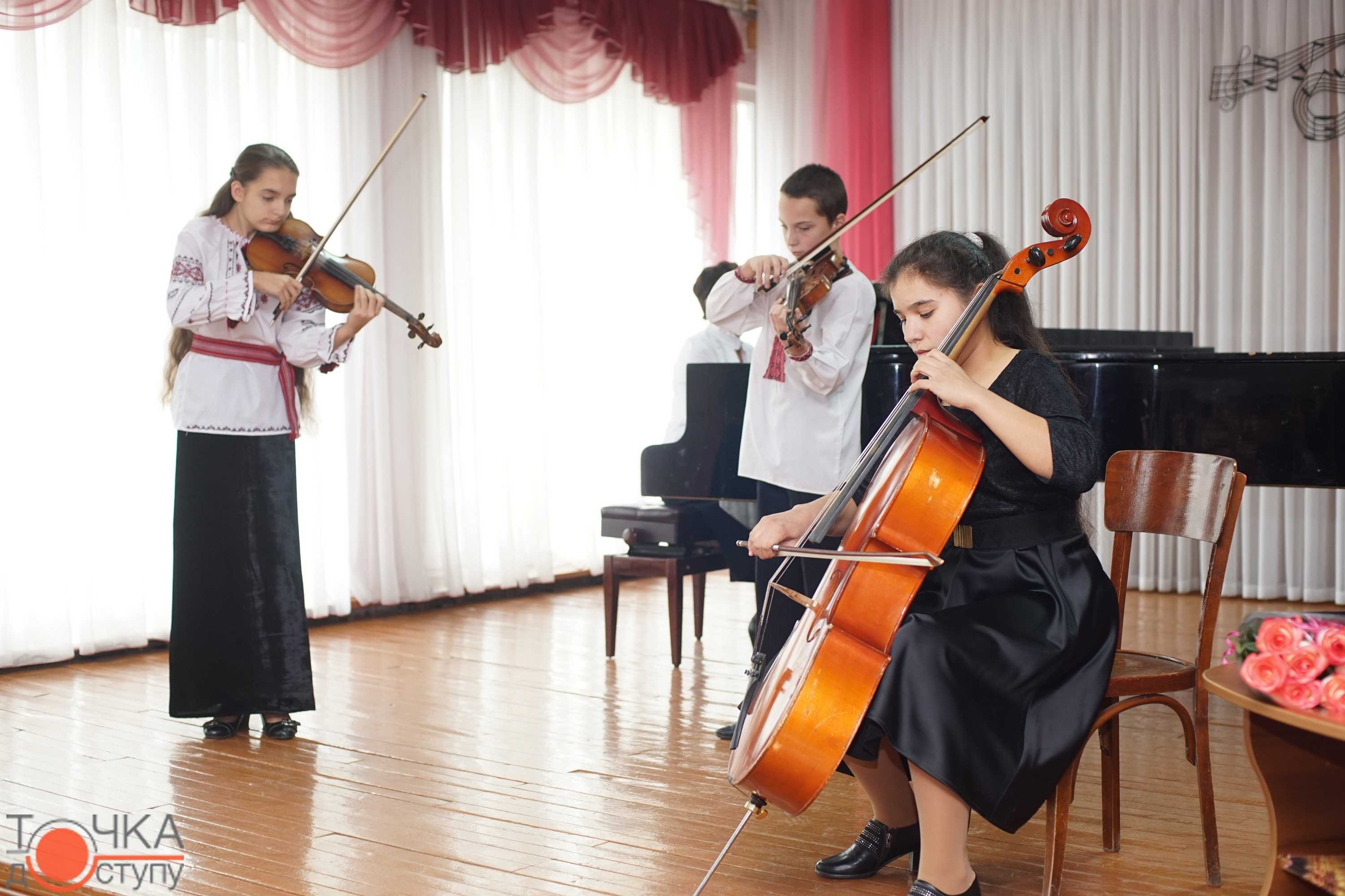 У Кропивницькому юній переможниці міжнародних конкурсів вручили дороговартісну скрипку (ФОТОРЕПОРТАЖ) (фото 7)
