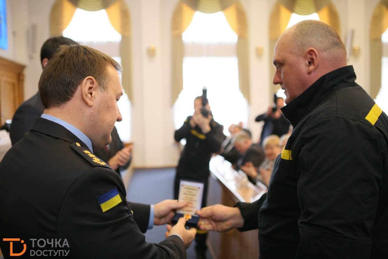 Рятувальникам Кіровоградщини вручили чотири нові пожежно-рятувальні автівки (ФОТО) (фото 12)