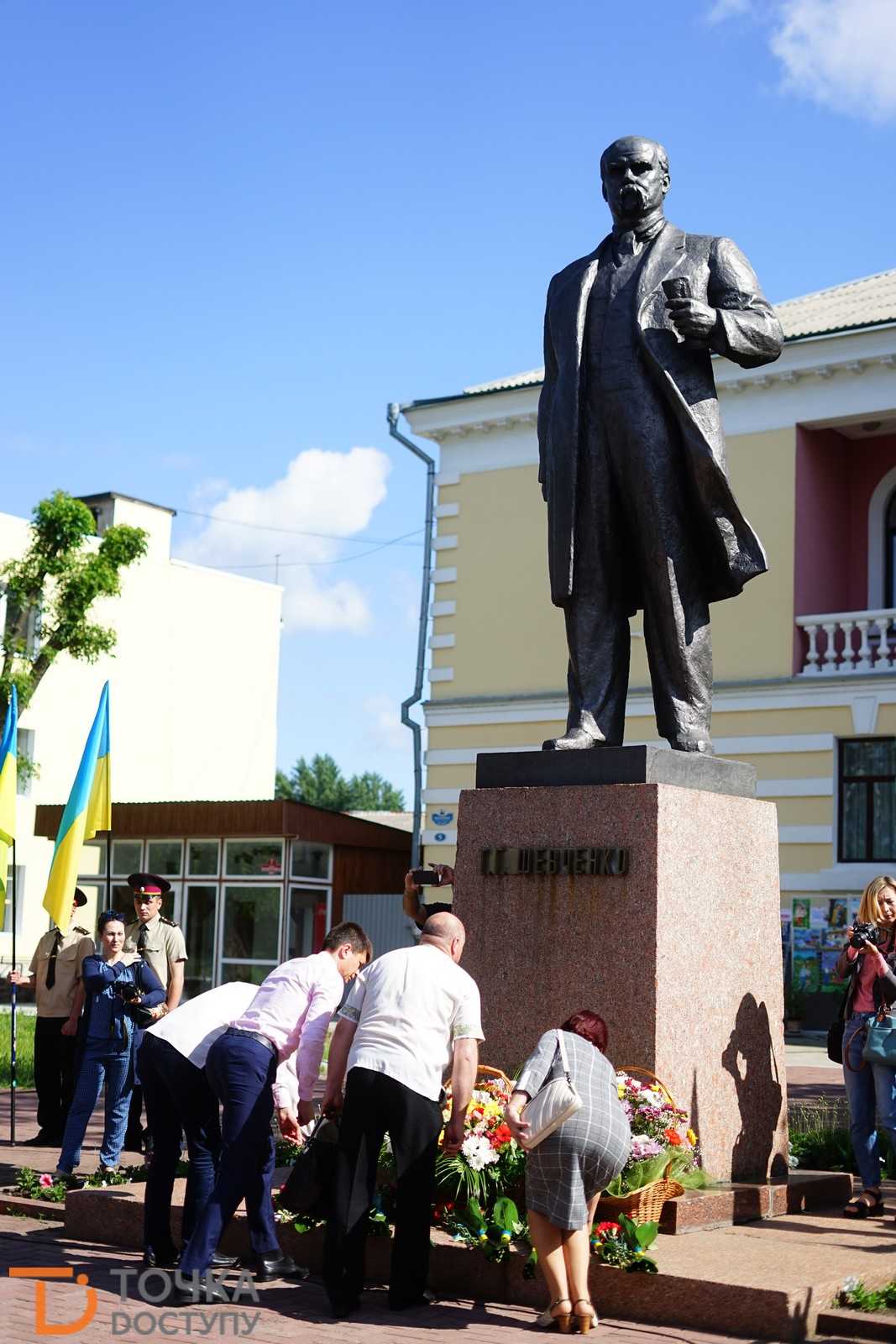 У Кропивницькому відзначили річницю перепоховання Тараса Шевченка (ФОТО) (фото 5)