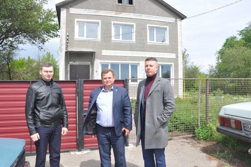 Висока зарплата й будинок: у село на Знам'янщині запрошують на... (фото 1)