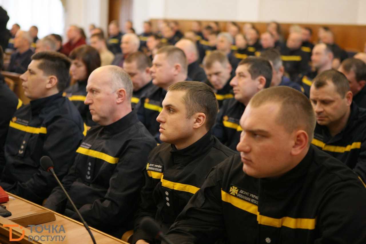 Рятувальникам Кіровоградщини вручили чотири нові пожежно-рятувальні автівки (ФОТО) (фото 8)