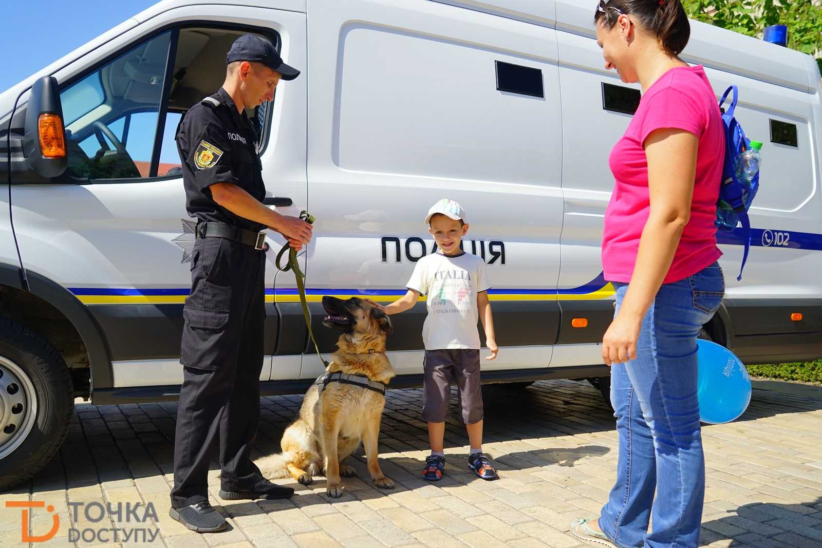 На центральній площі Кропивницького святкують річницю створення Нацполіції (ФОТО) (фото 23)