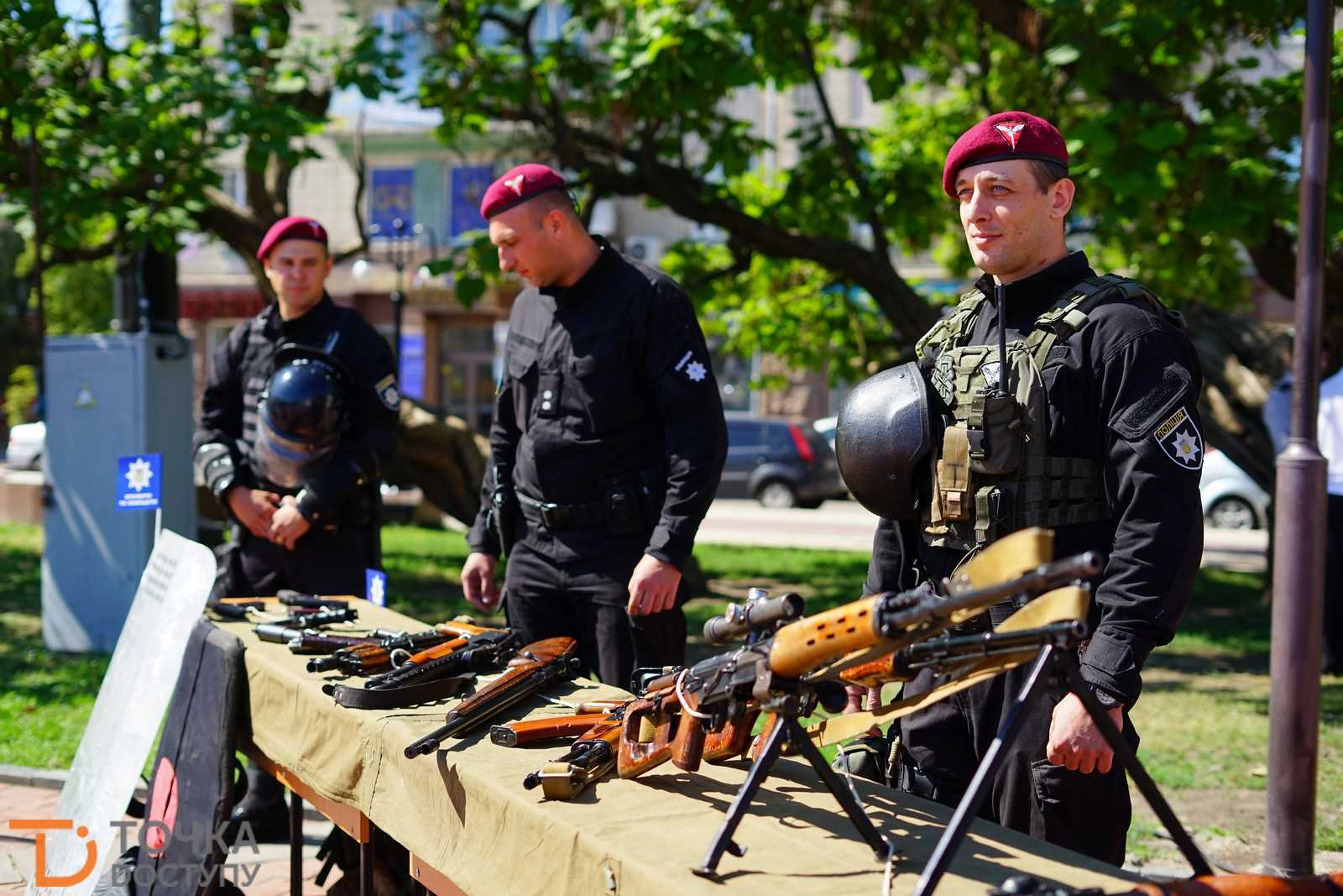 На центральній площі Кропивницького святкують річницю створення Нацполіції (ФОТО) (фото 5)