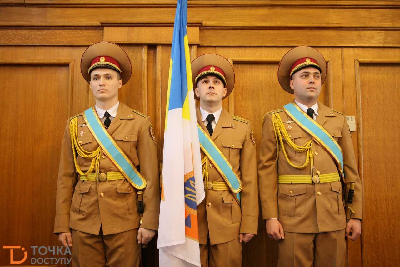 Рятувальникам Кіровоградщини вручили чотири нові пожежно-рятувальні автівки (ФОТО) (фото 3)