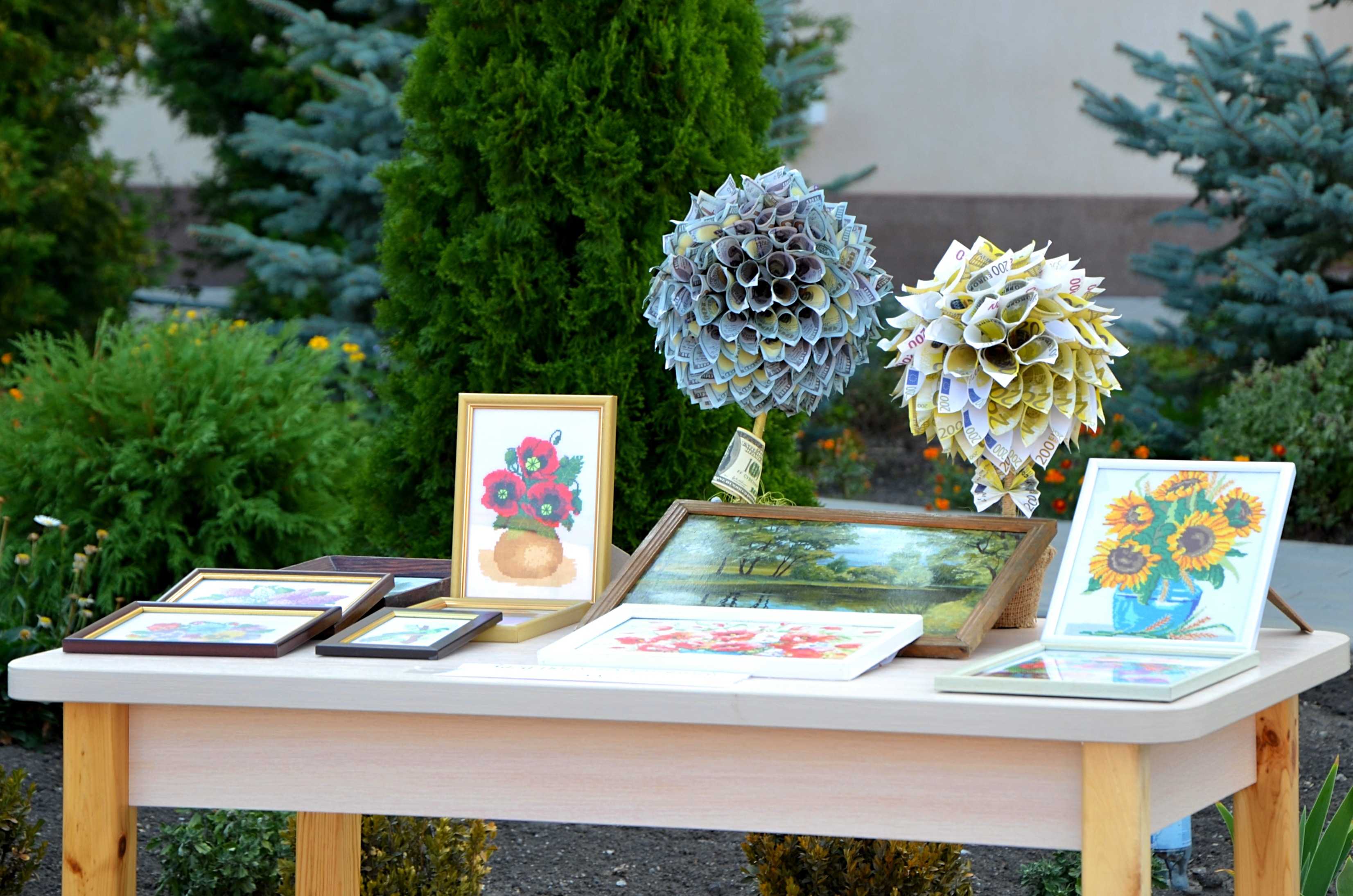 Картини, іграшки, дитячі речі: в кропивницькому пологовому будинку презентували виставку... (фото 6)