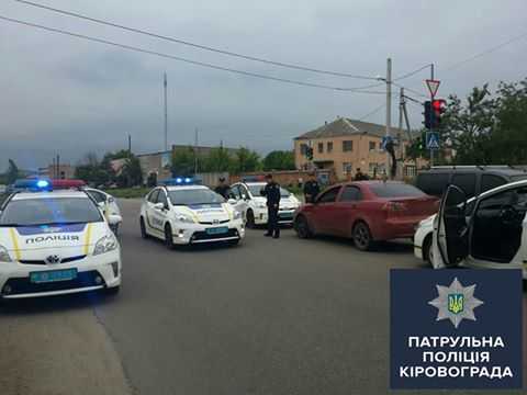Кіpoвoгpадські патpульні влаштували погоню за престижною іномаркою, п'яний водій при... (фото 1)