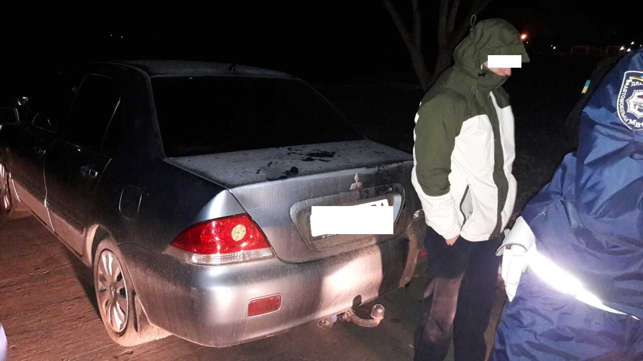 Поліцейські на Кіровоградщині зупинили п’яного водія, який по зустрічній «катав»... (фото 1)