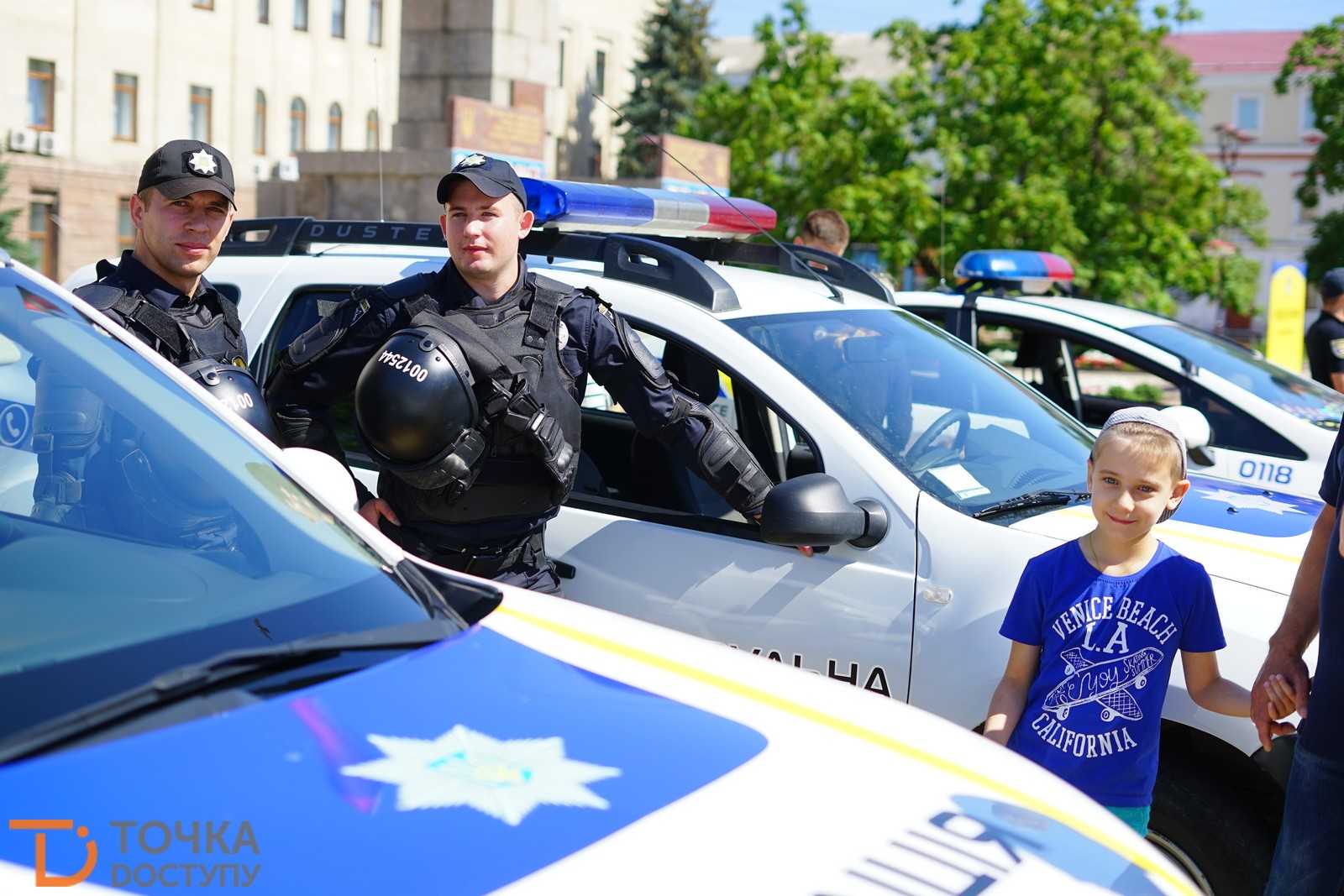 На центральній площі Кропивницького святкують річницю створення Нацполіції (ФОТО) (фото 12)