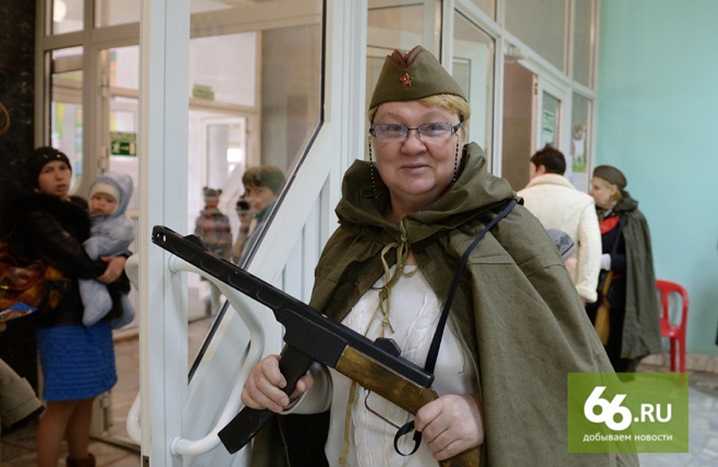 Обезьяны-фашисты, клоуны и Жуков: цирк представил программу к 70-летию Победы... (фото 9)