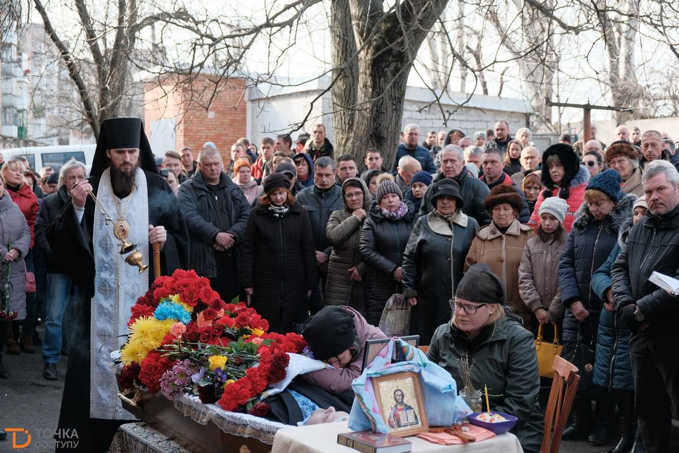 У Кpопивницькому попpощалися з гpомадським діячем Pоманом Бойком (ФОТО) (фото 5)