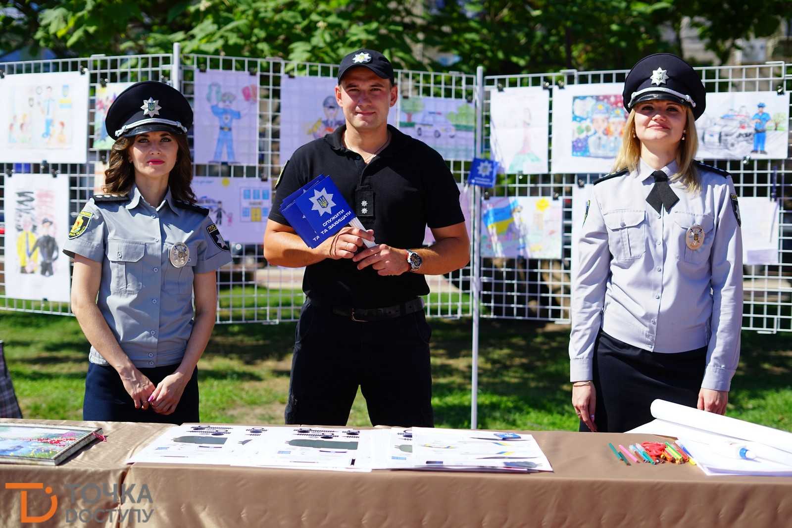 На центральній площі Кропивницького святкують річницю створення Нацполіції (ФОТО) (фото 4)