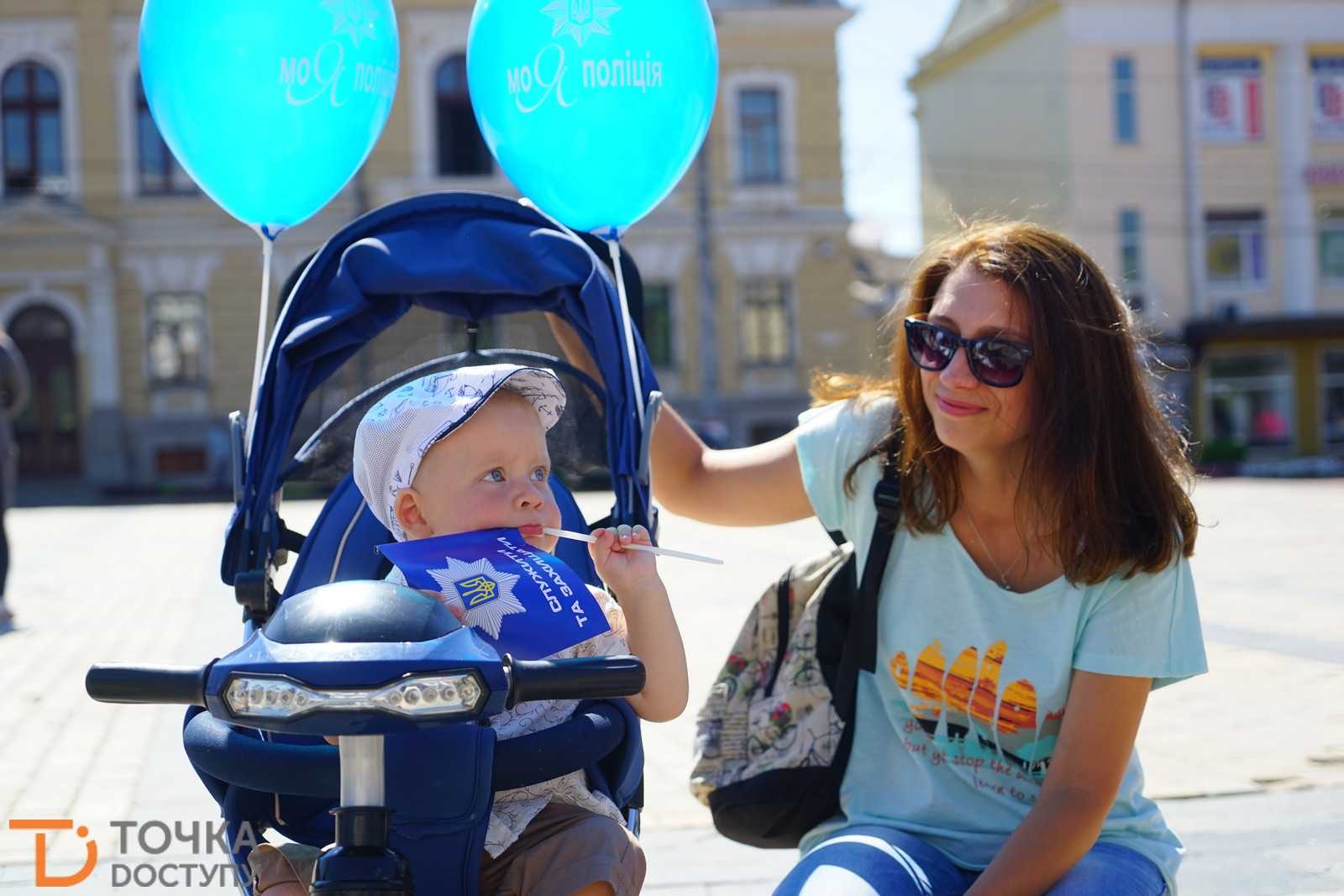 На центральній площі Кропивницького святкують річницю створення Нацполіції (ФОТО) (фото 15)
