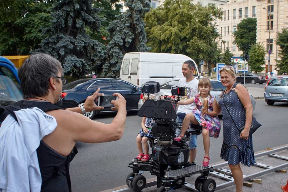 У прошлого в долгу. Фильм у прошлого в долгу. Сериал Украина в долгу у прошлого. У прошлого в долгу! Сериал кадры.