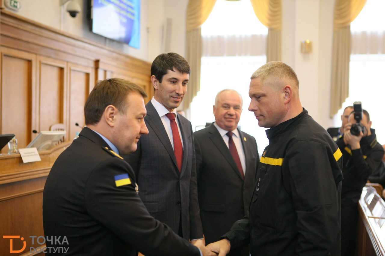 Рятувальникам Кіровоградщини вручили чотири нові пожежно-рятувальні автівки (ФОТО) (фото 7)