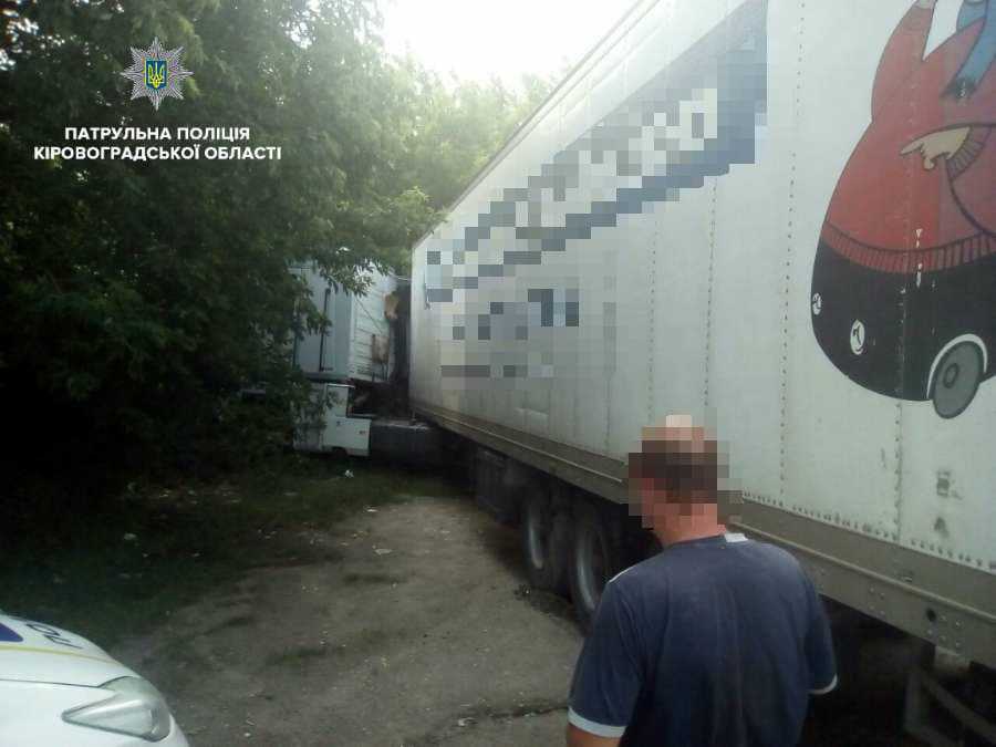 У Кропивницькому викрадач потужної вантажівки довідпочивався разом із друзями (ФОТО) (фото 1)