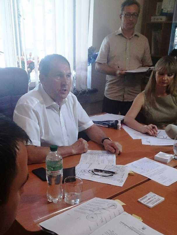 Конфлікт у Кіровограді: забудовник прибудинкової території пропонує місцевим жителям гроші... (фото 2)